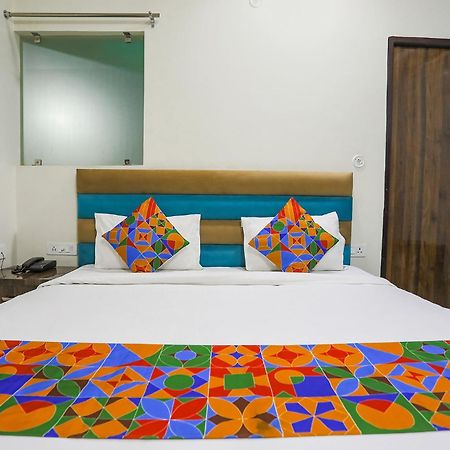 Fabhotel Sm Palace Chinhat 外观 照片