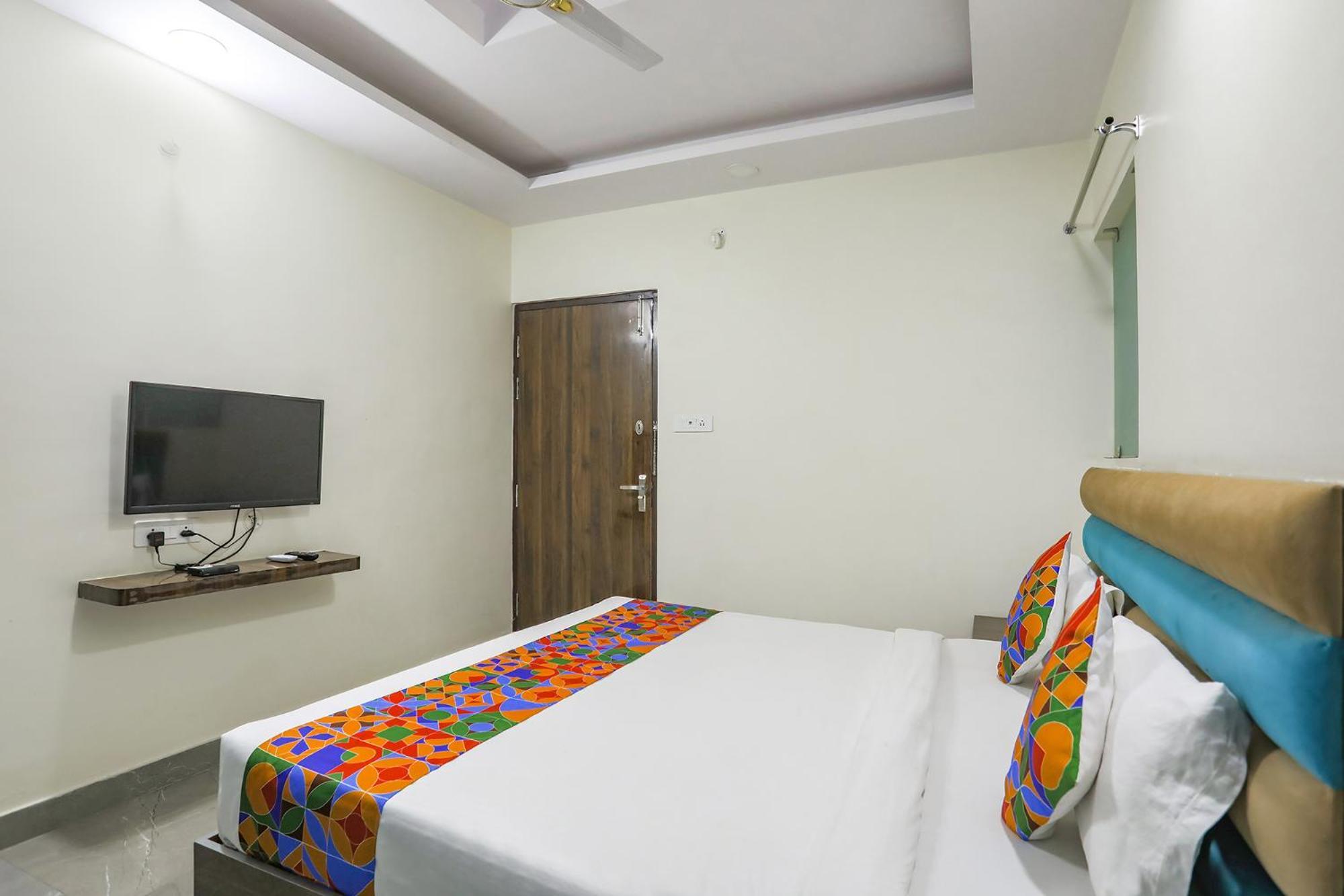Fabhotel Sm Palace Chinhat 外观 照片