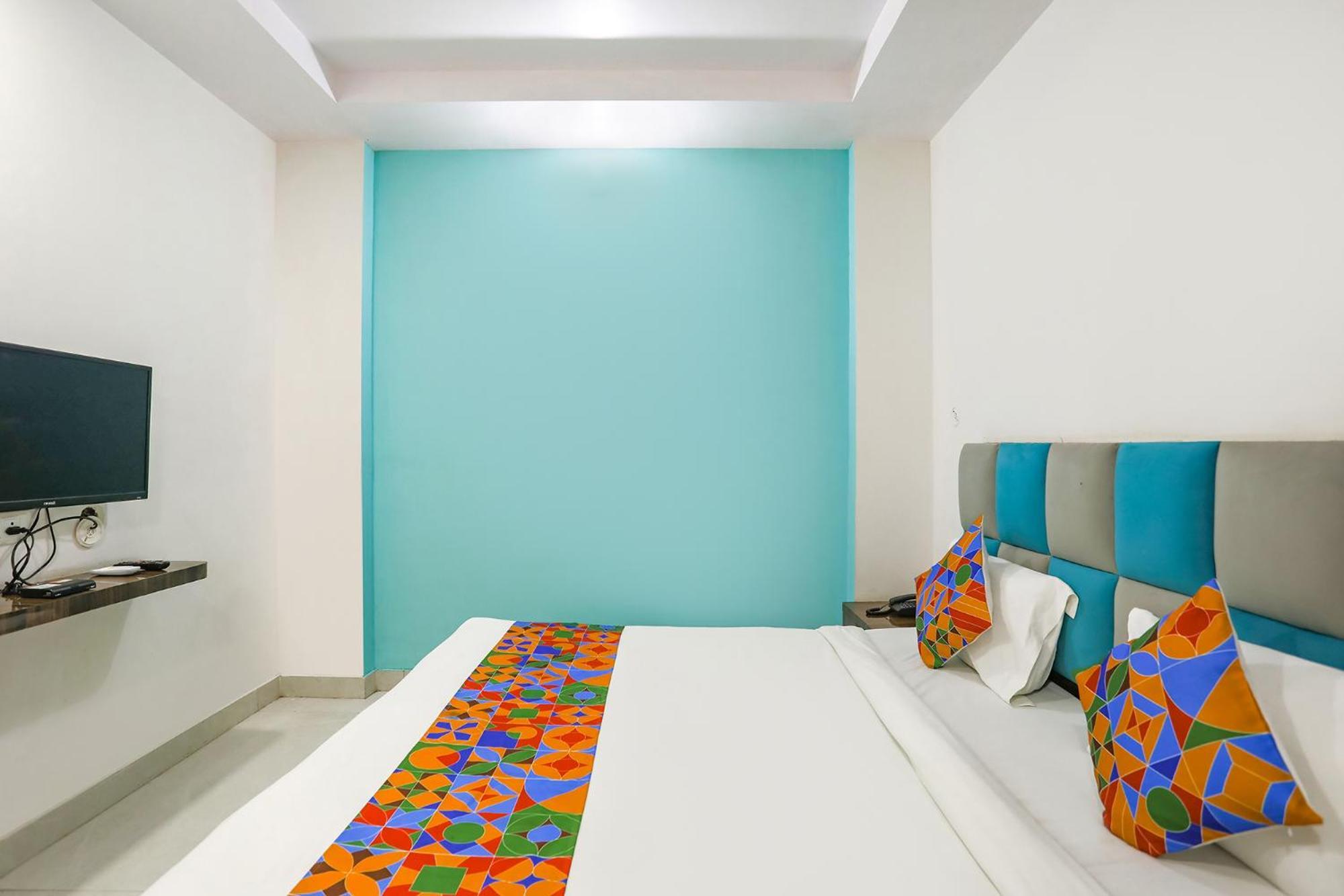 Fabhotel Sm Palace Chinhat 外观 照片