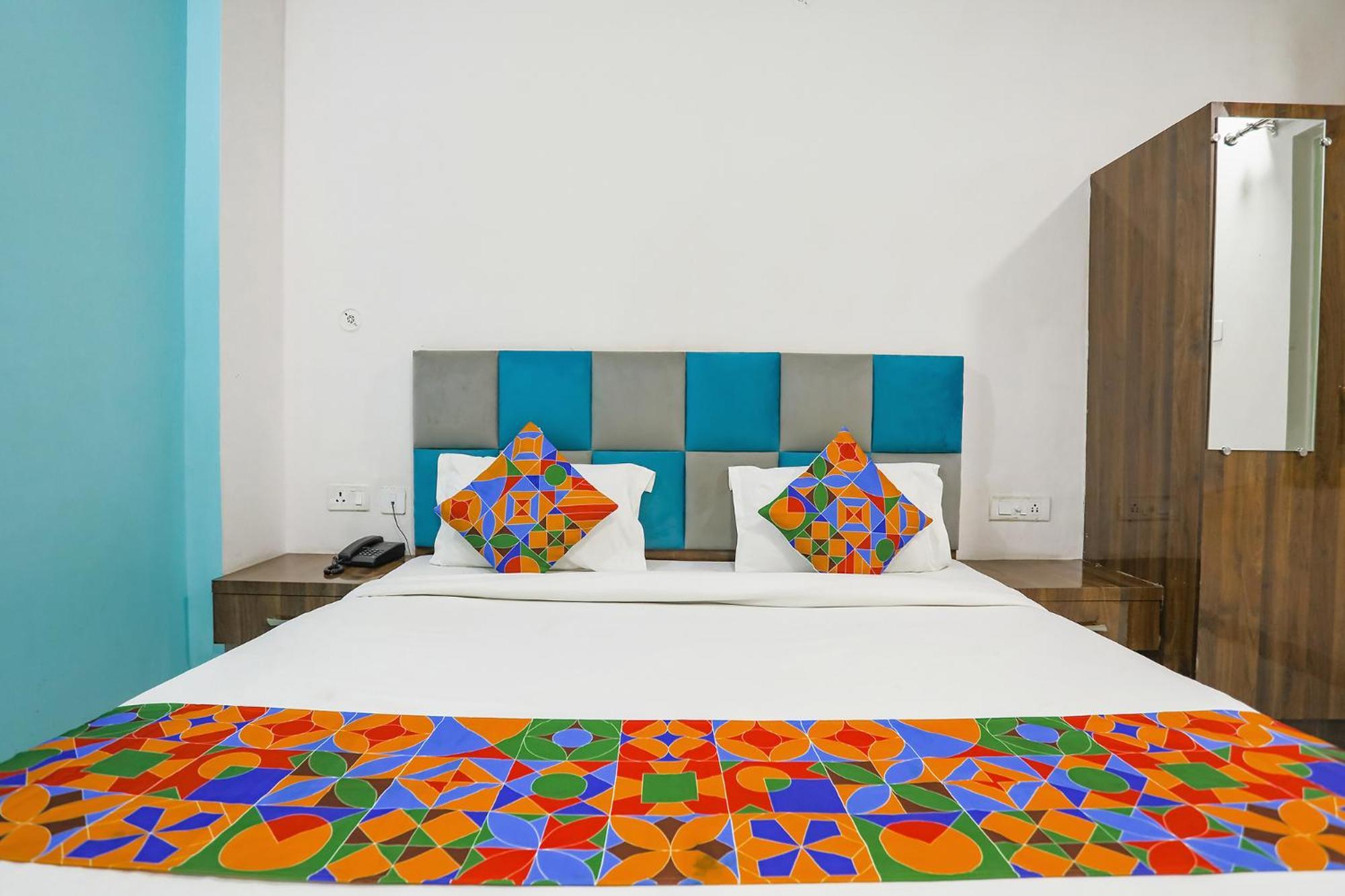 Fabhotel Sm Palace Chinhat 外观 照片